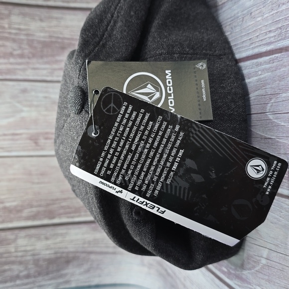 Volcom Full Stone Heather FlexFit Baseball Trucker Cap size small/medium** - Picture 4 of 5